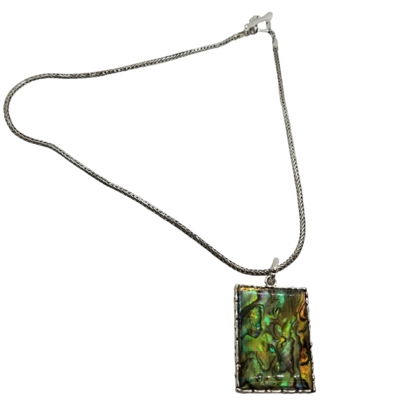 VINTAGE SILVERTONED WHEAT CHAIN NECKLACE WITH ABALONE SHELL PENDANT - Picture 3 of 7